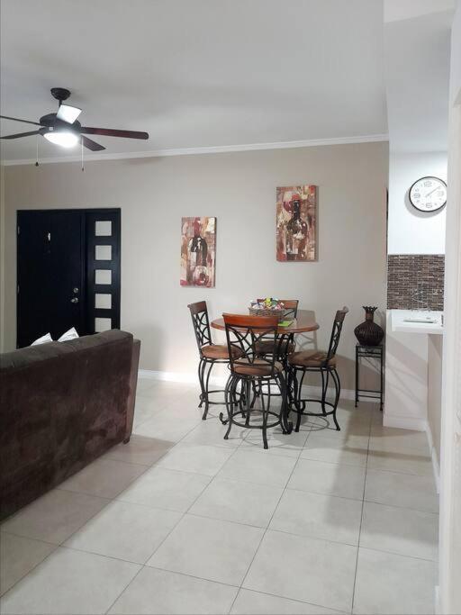 Choose To Be Happy At Brompton Estates - One And Two Bedroom With Pool Kingston Exterior photo
